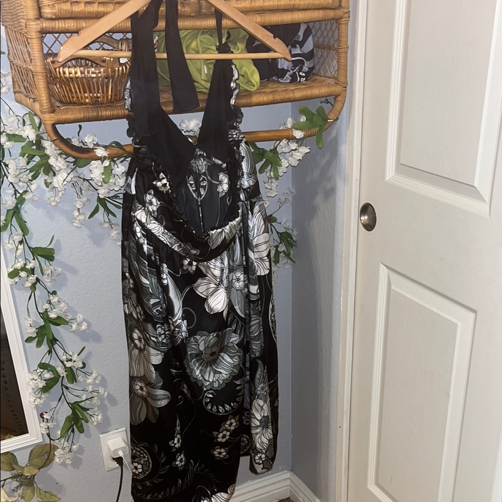 Black and White Pleated Backless Sundress - 90's Vintage Dress - Picture 9 of 9